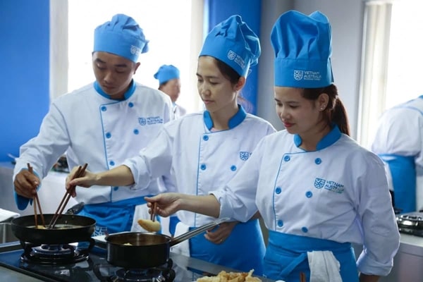 Các khóa dạy nấu ăn của VAAC cũng thu hút cực nhiều học viên quan tâm và muốn tham dự.
