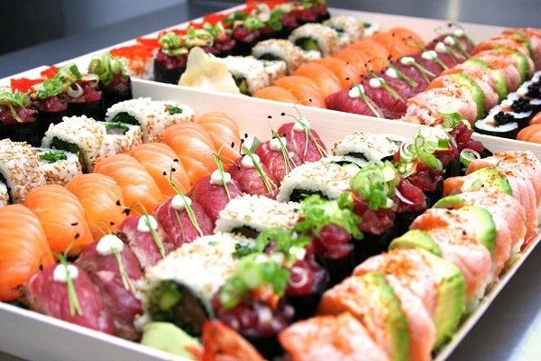 Sushi là gì? Cách phân biệt Sashimi và Sushi dễ dàng 2