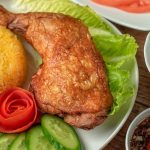 Chia sẻ cách làm cơm gà xối mỡ thơm ngon, vàng giòn