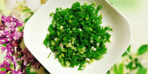 Cách bảo quan hành lá tươi xanh cả tháng mà không bị hỏng
